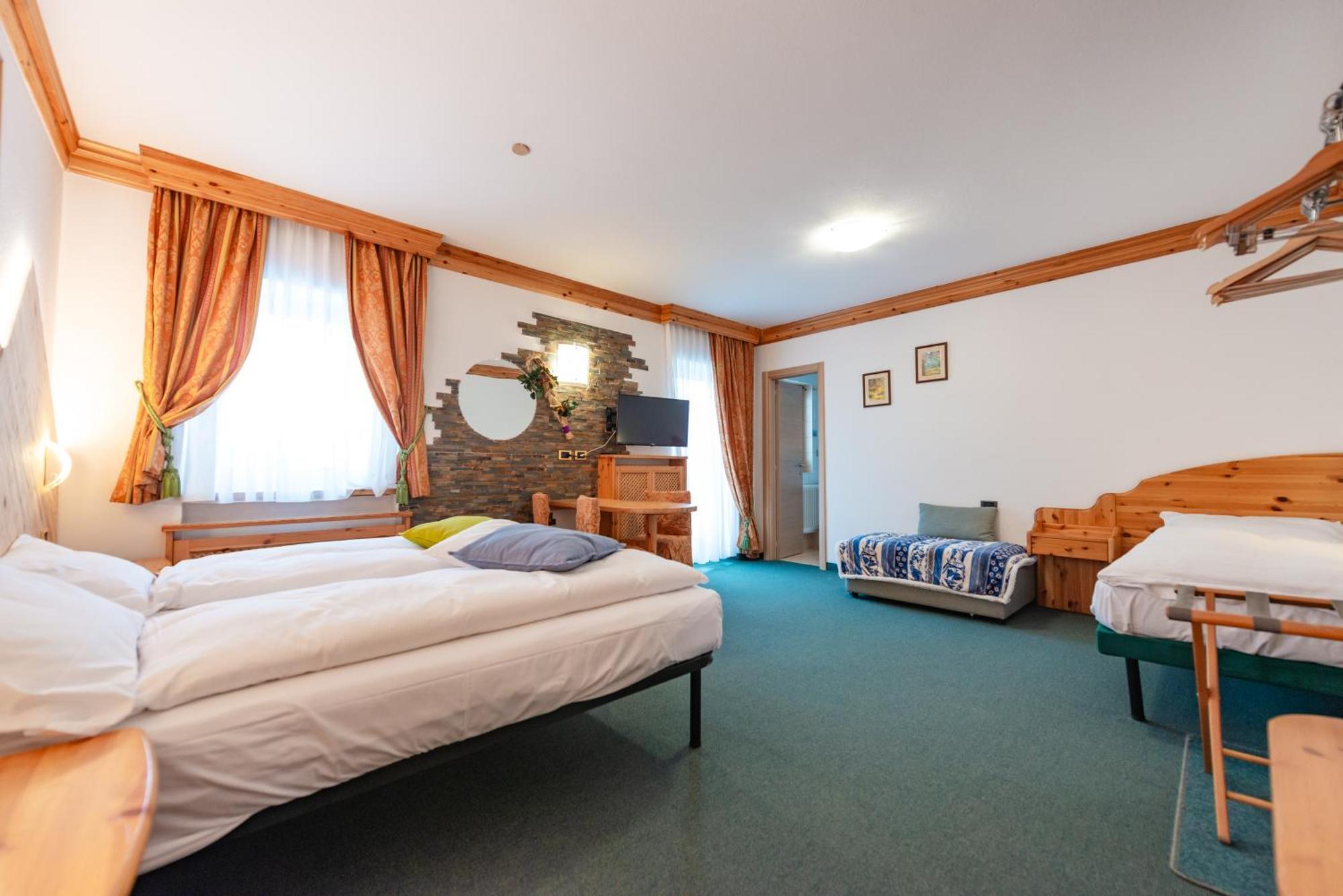 Hotel Ciamol Campitello di Fassa Eksteriør bilde