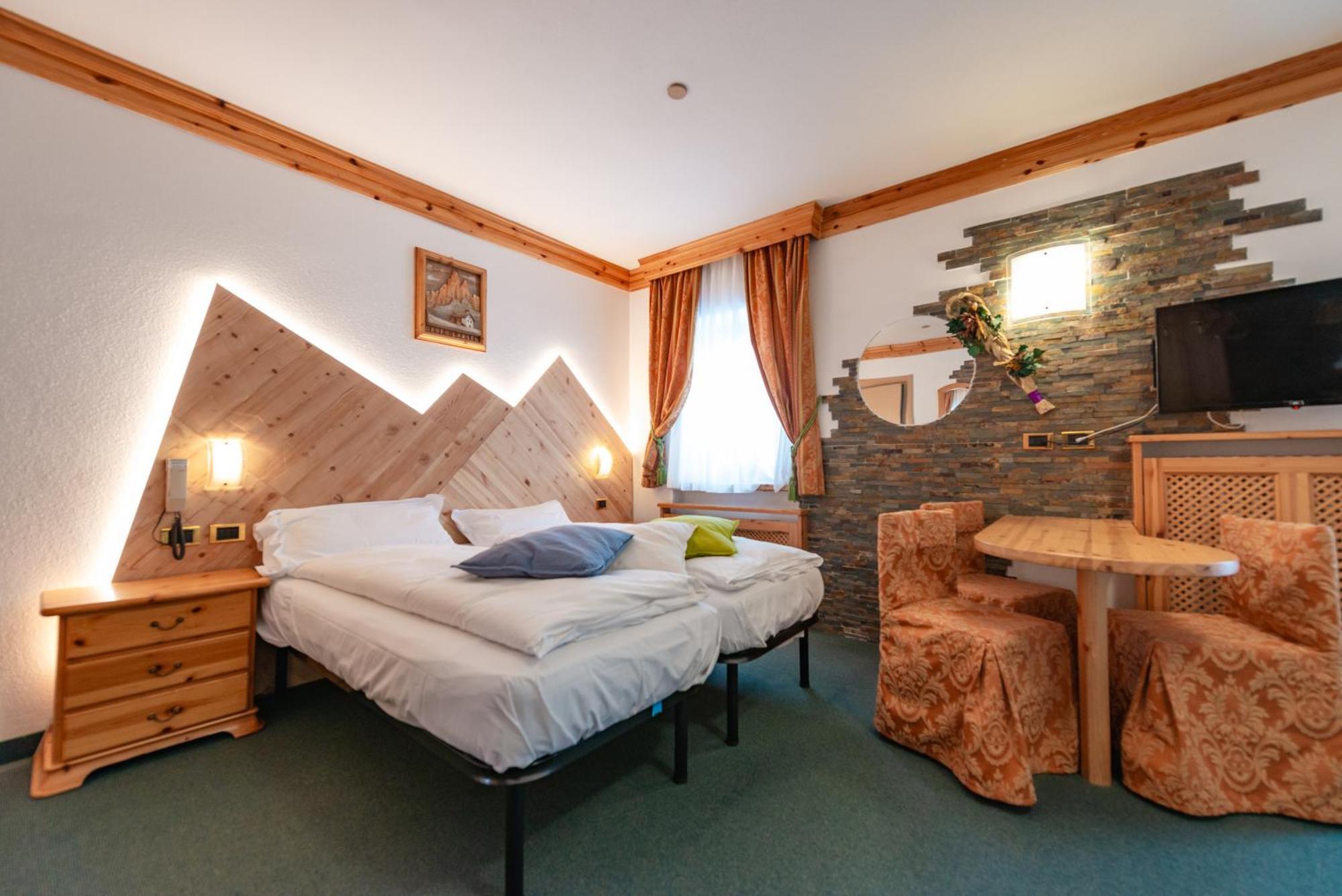 Hotel Ciamol Campitello di Fassa Eksteriør bilde