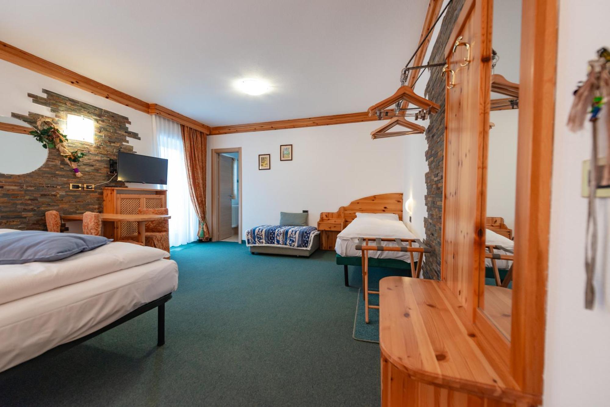 Hotel Ciamol Campitello di Fassa Eksteriør bilde