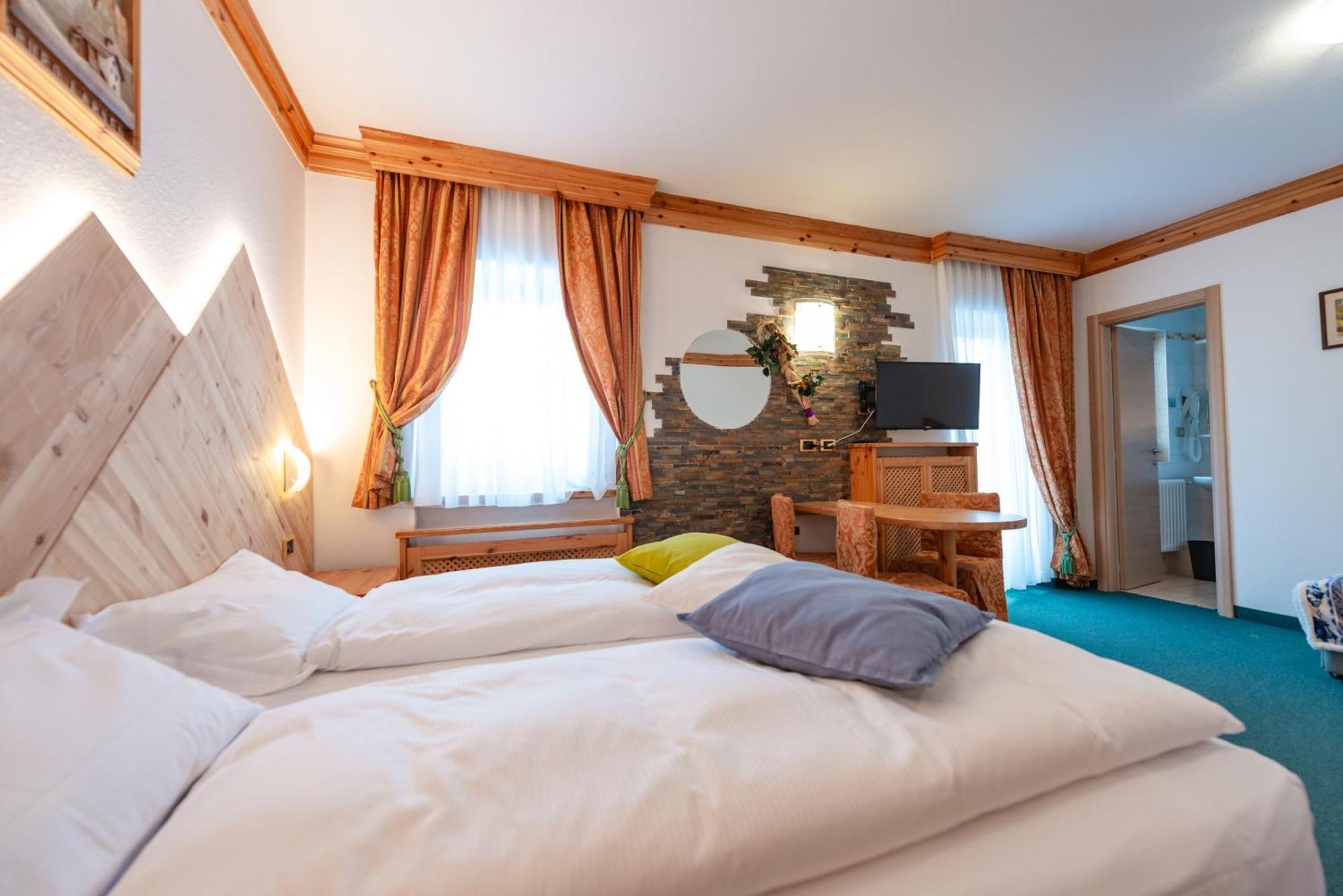 Hotel Ciamol Campitello di Fassa Eksteriør bilde