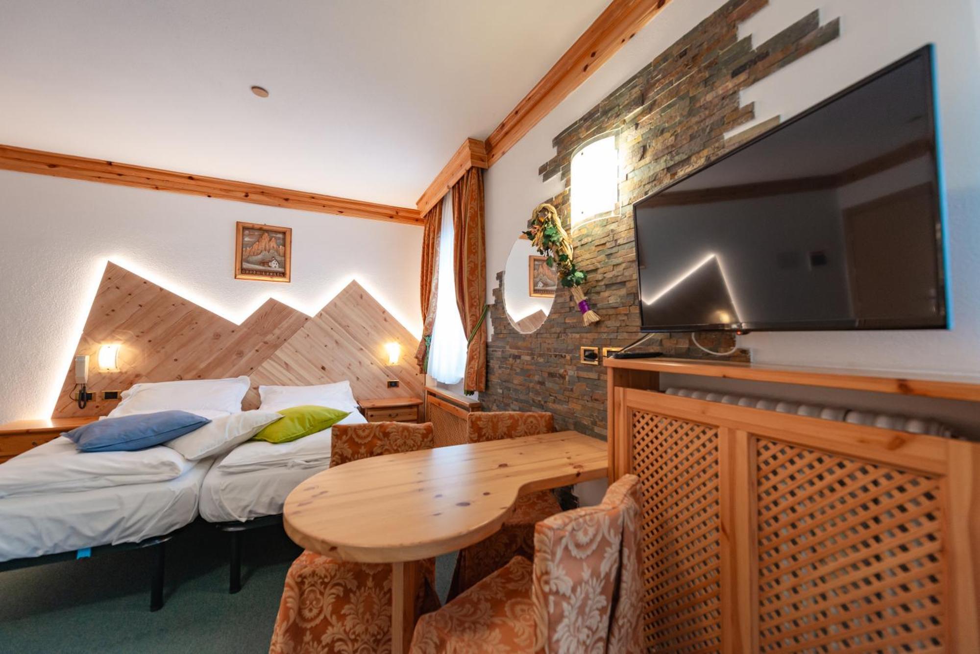 Hotel Ciamol Campitello di Fassa Eksteriør bilde